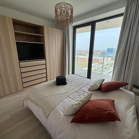 Enjoy The Belgian Coast With Indoor Heated Swimmingpool And Fitness Ostend