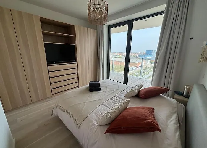 Enjoy The Belgian Coast With Indoor Heated Swimmingpool And Fitness Ostende