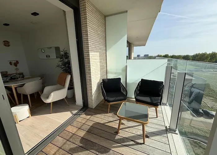 Enjoy The Belgian Coast With Indoor Heated Swimmingpool And Fitness Ostende